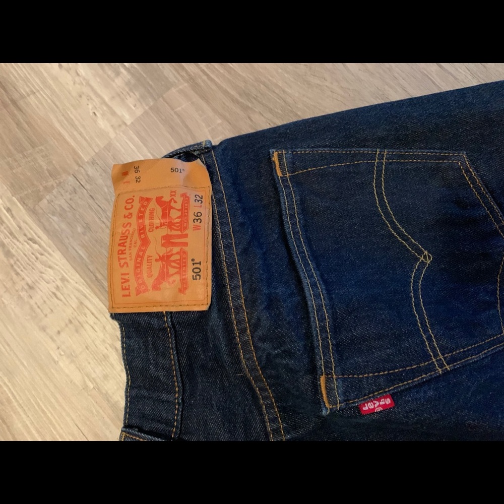 Levi’s - Picture 3 of 3